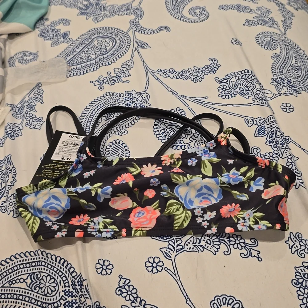 ❤️10/$13 New floral bikini top